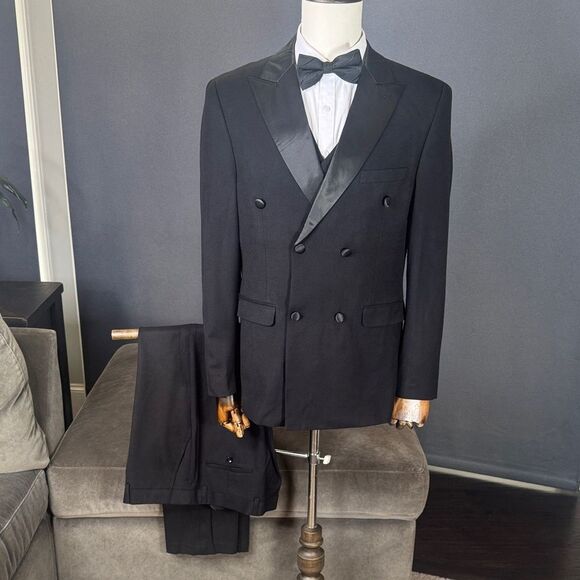 Men’s Black Double-Breasted 3 Piece Formal Tuxedo Suit 38 Jacket 34 Pants NWT
